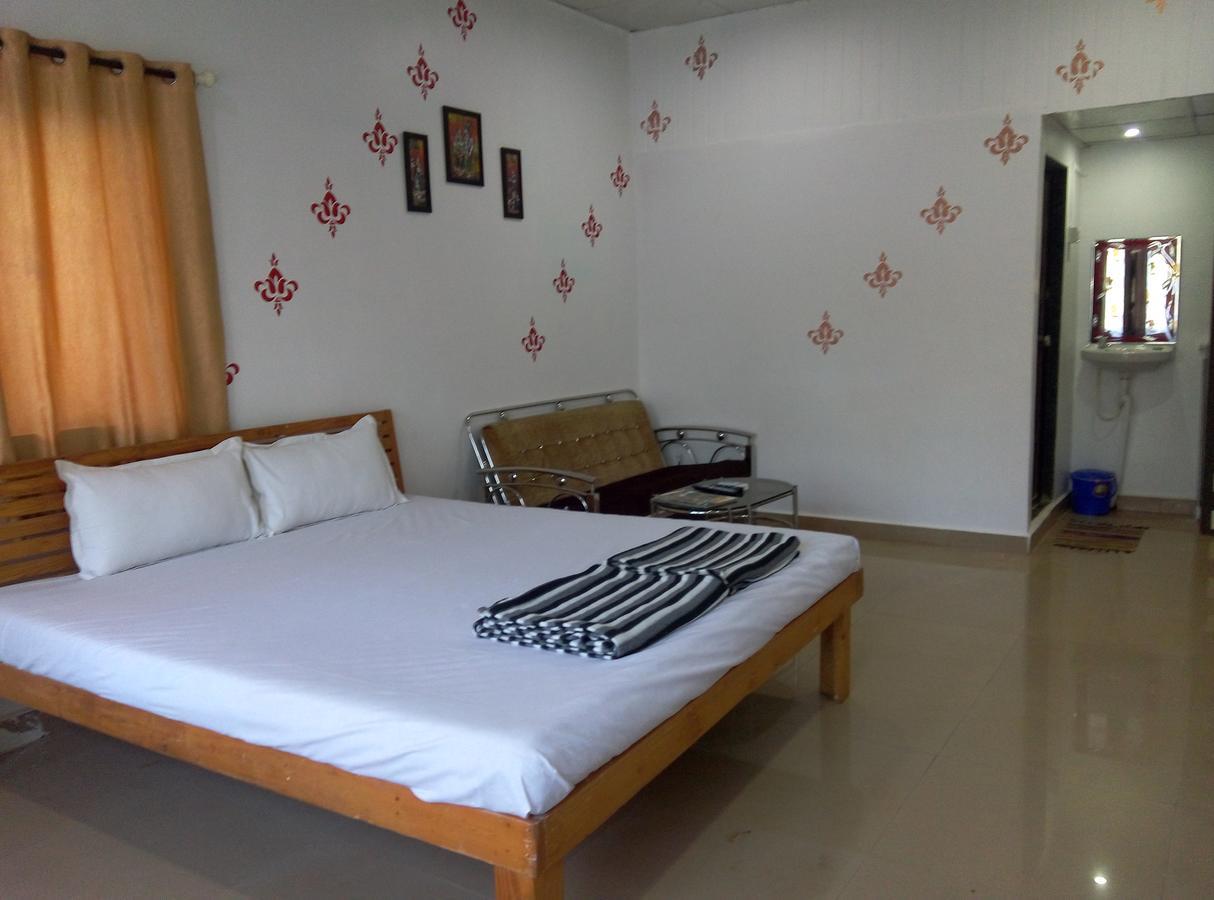Om Shree Bed And Breakfast Harihareshwar 외부 사진