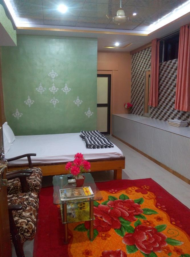 Om Shree Bed And Breakfast Harihareshwar 외부 사진